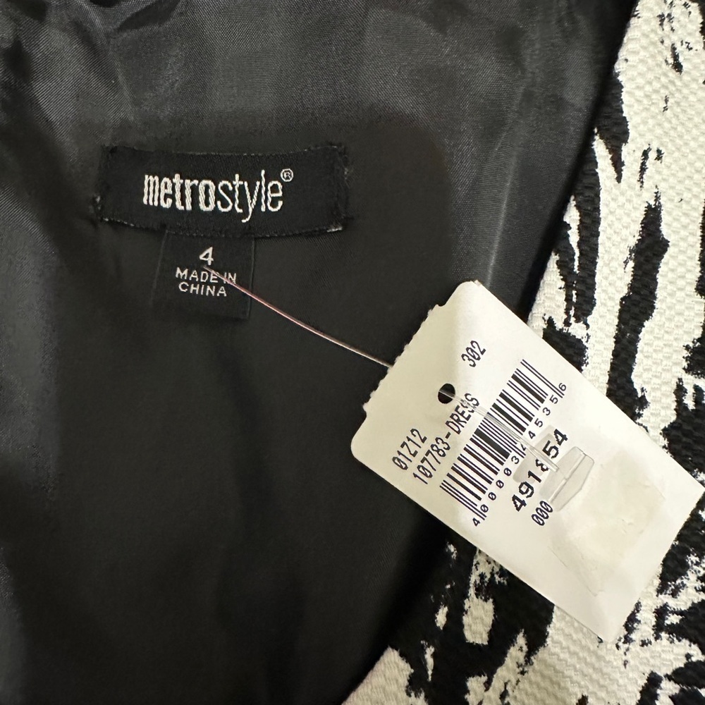 🛍️NWT. metro style black and white dress Size 4 - Picture 11 of 11